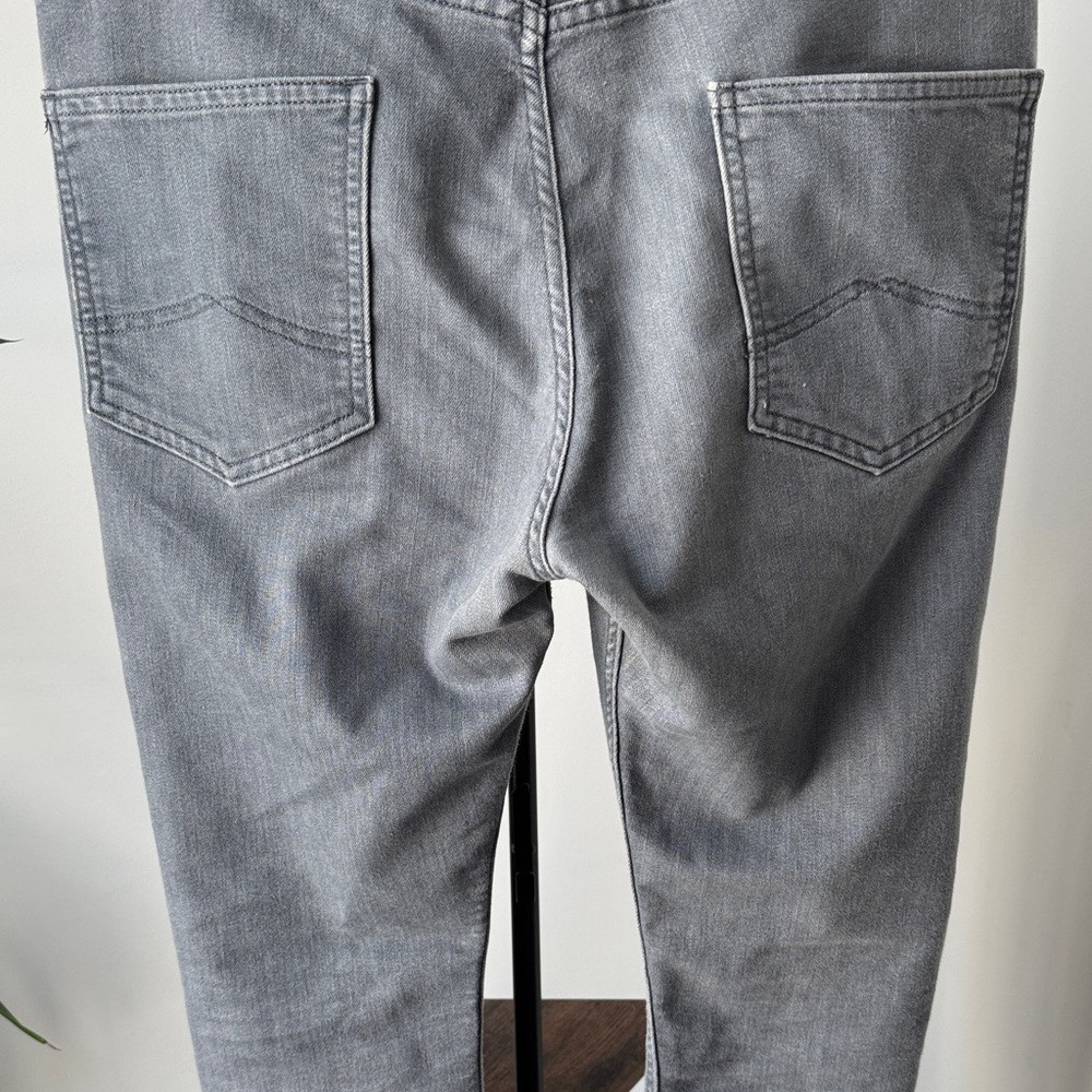 Patagonia Slim Straight Jeans in Grey Wash - Picture 11 of 13